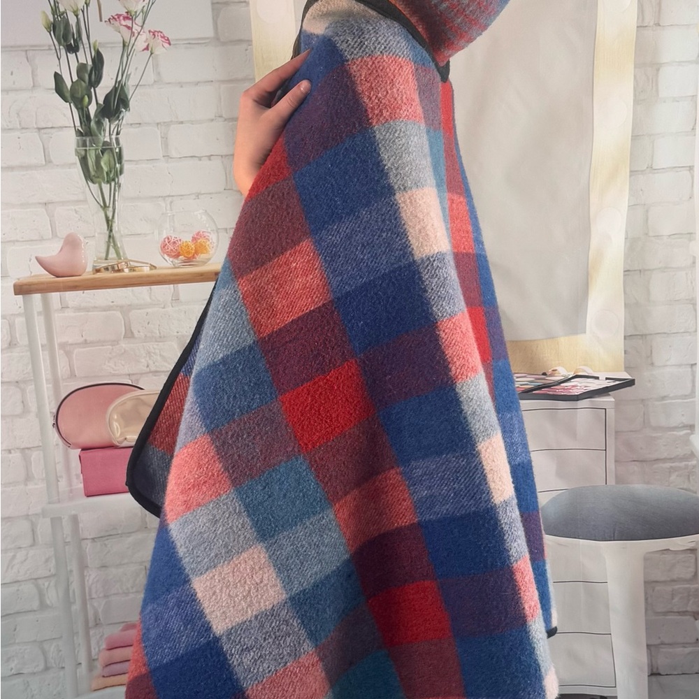 Vintage Reversible Wool Plaid Cape with Zipper - Picture 12 of 13